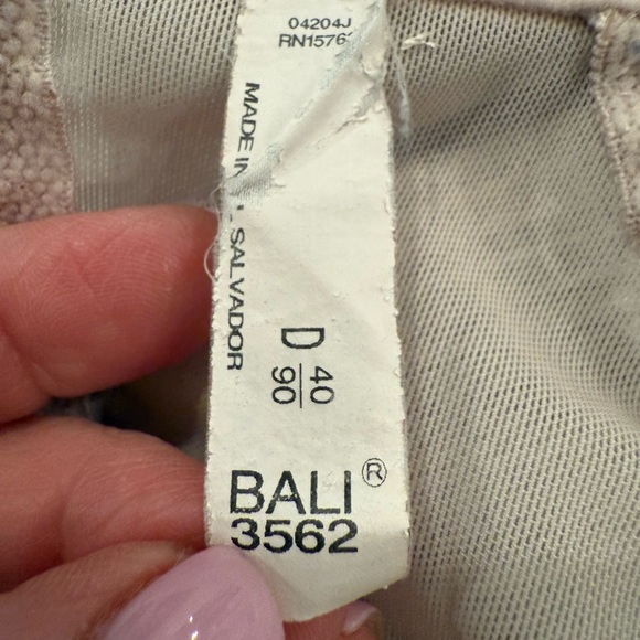 Bali Cream Satin Women's Bra/size 40D - Picture 7 of 7